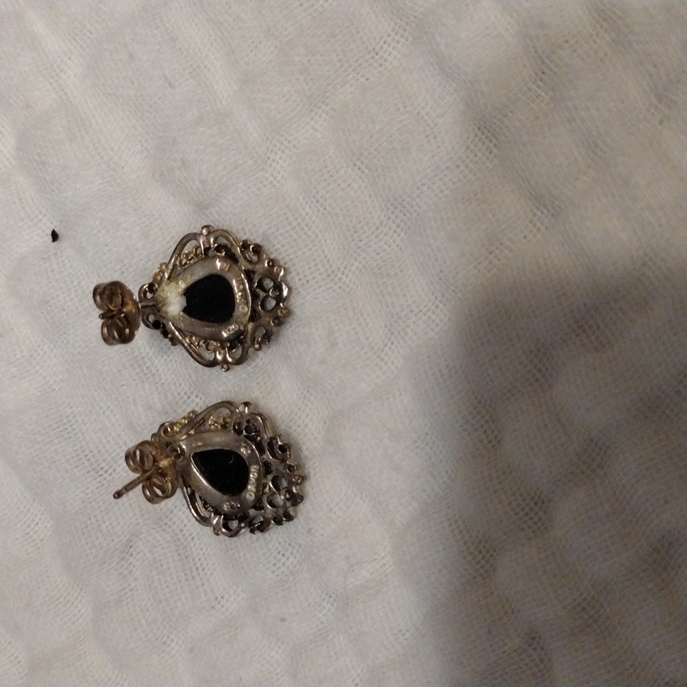 Vintage Avon 1980 Classic And Charming sterling silver filigree onyx earrings - Picture 2 of 3